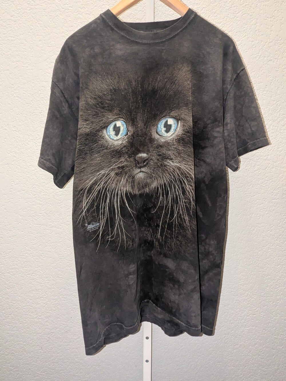 The Mountain Big Face Black Cat T-Shirt Size Large